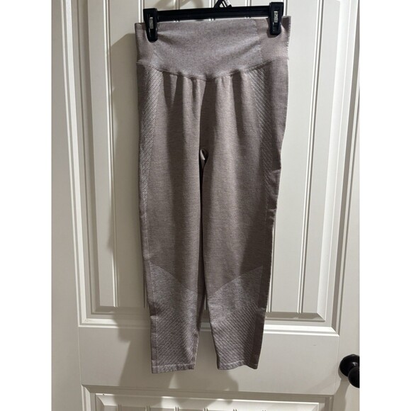Pink Victoria’s Secret Sz Large Short  Athletic Wear Leggings - Picture 1 of 5